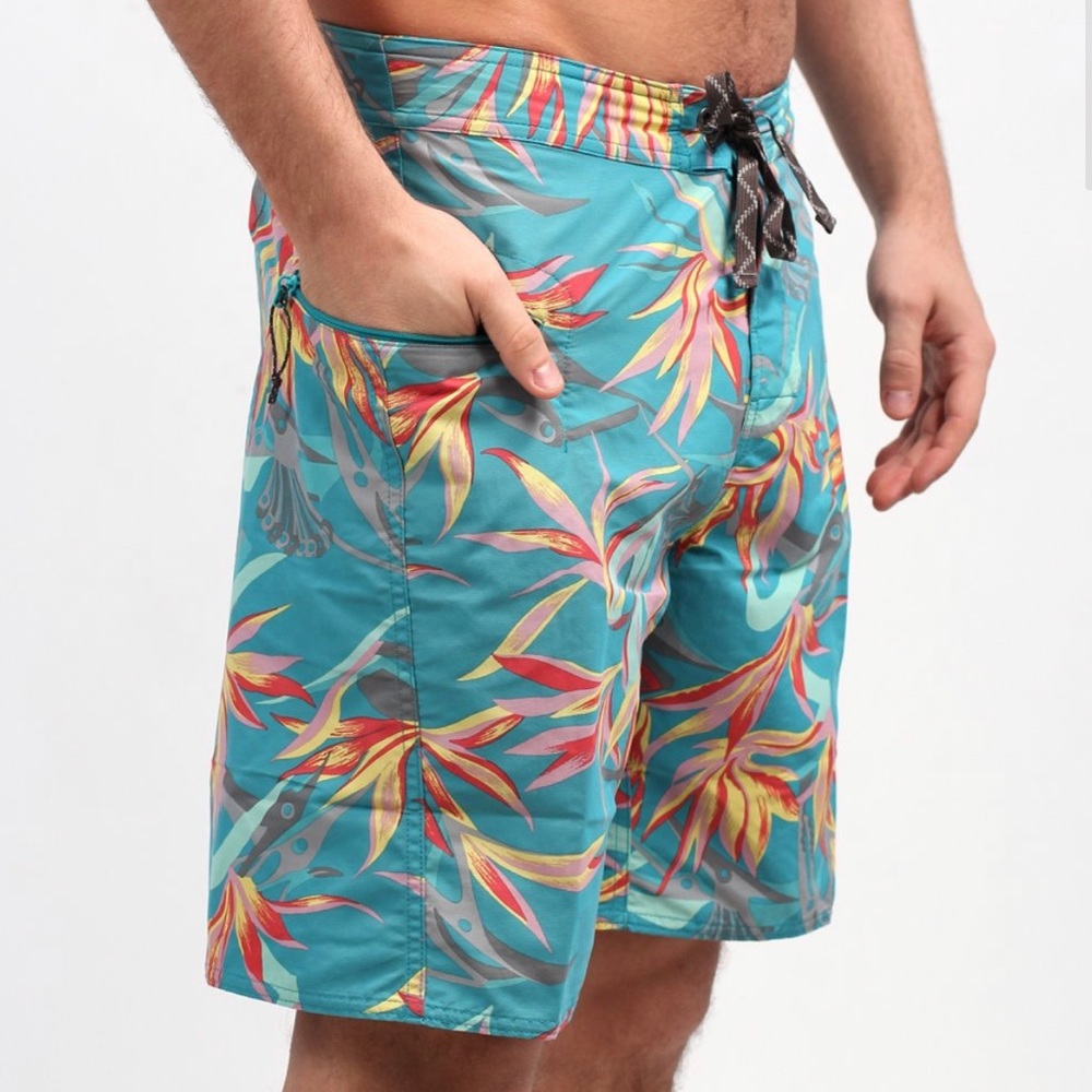 SOLD Patagonia Men’s Minimalist Wavefarer Board Shorts Bird Of Paradise LIKE NEW - Picture 6 of 7